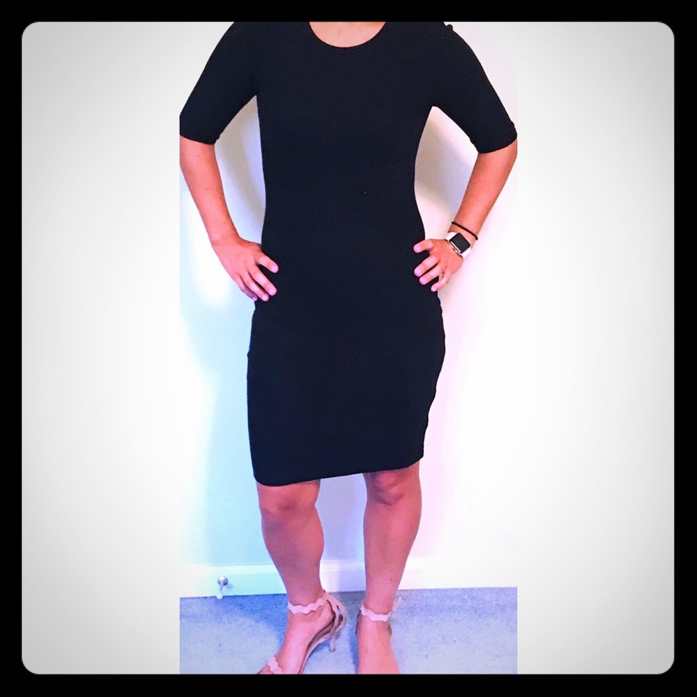 Black Body-Con, 3/4th sleeve, Knee Length Dress